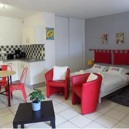 Revy 4 - Confort Et Equipe - Centre Apartament